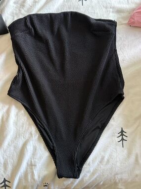 H&M Black Strapless Textured One-Piece Swimsuit